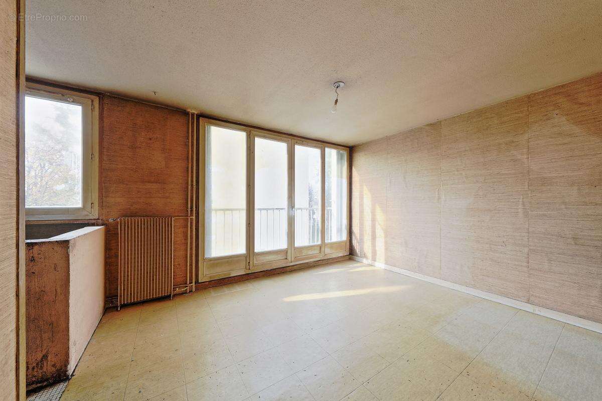 Appartement à LE PLESSIS-TREVISE