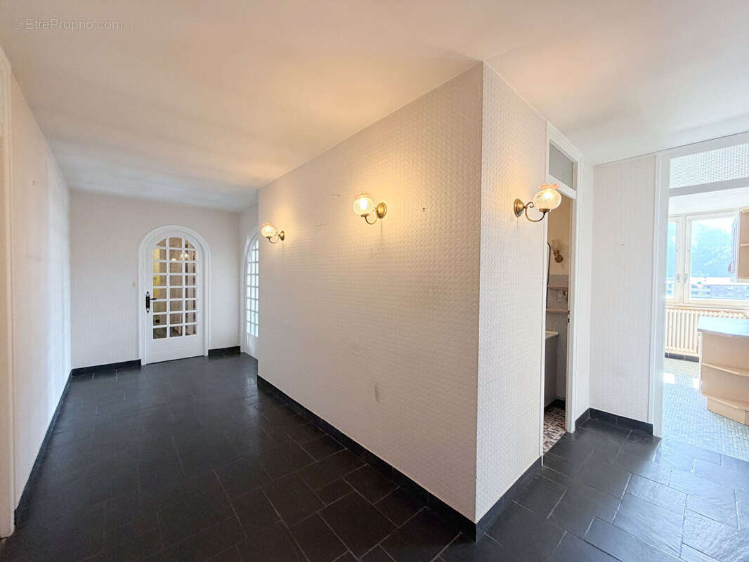 Appartement Cluses 5 pièce(s) 133 m2 - photo 5