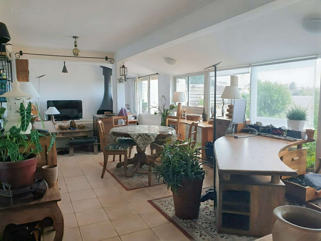 Maison 207 m² à Saint-Denis  - photo 3