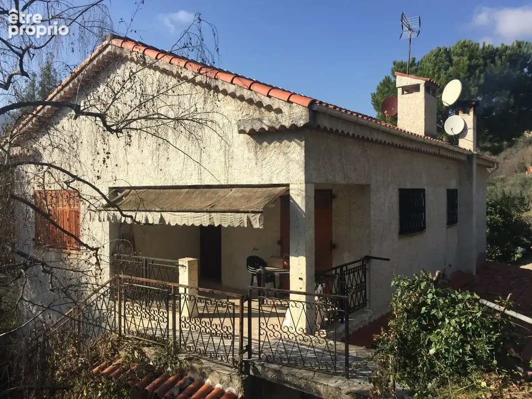 Appartement à CONTES