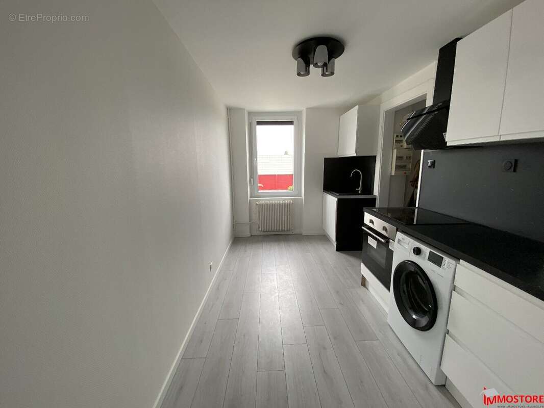 Saint-Louis  Appartement rénové, proche commerces et transports - photo 3
