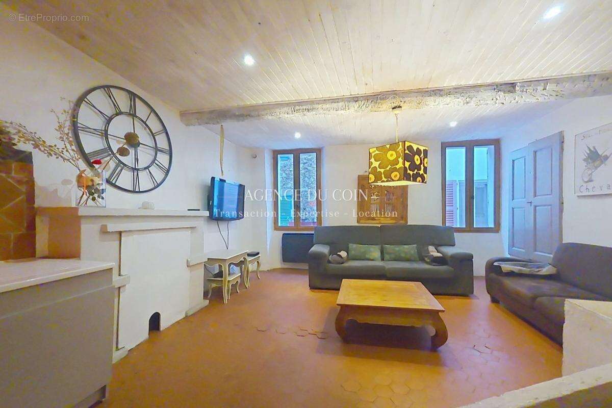 Maison à AMPUS