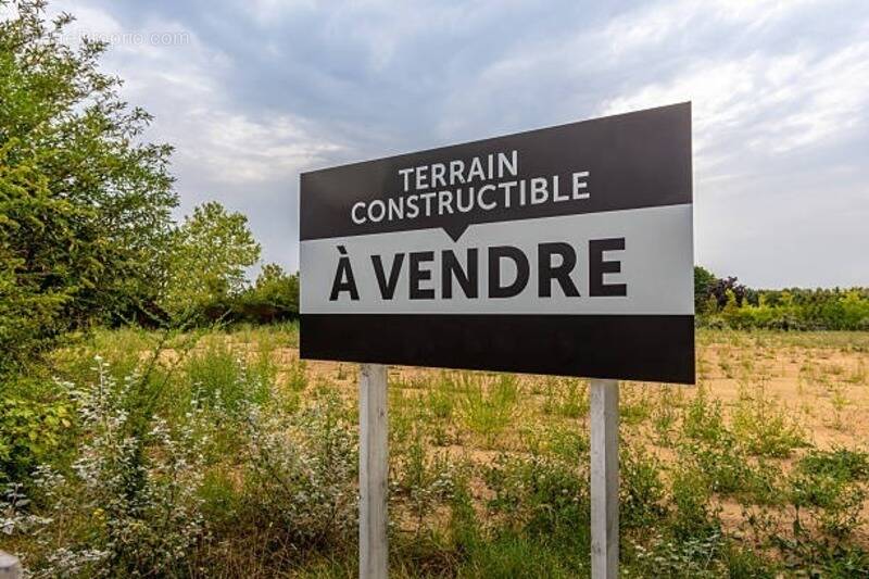 Terrain à ORMOY-VILLERS