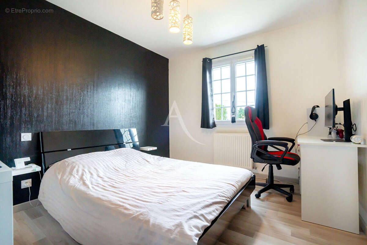 Maison à MONTREUIL-BELLAY