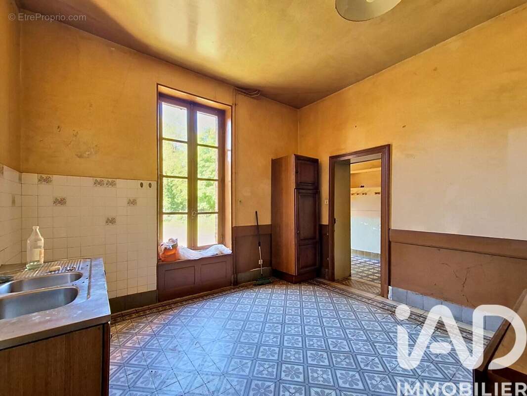 Maison 209 m² à Montbeugny  - photo 6