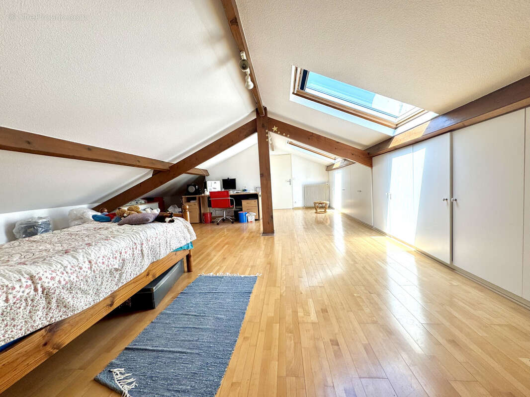 Maison 200m2 avec jardin et piscine - photo 10