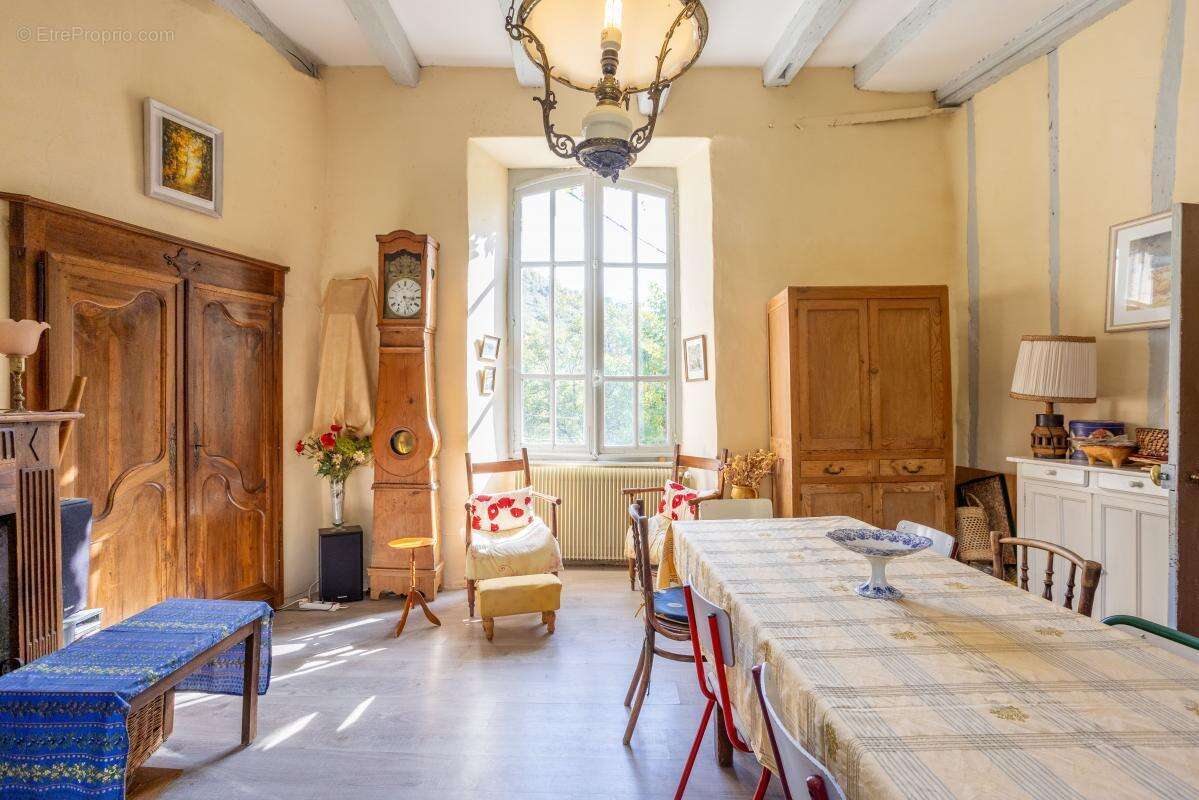 Maison à MARCILLAC-VALLON