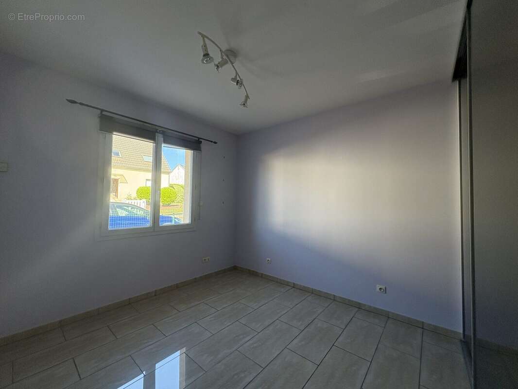 Maison 149 m² à Villedieu-Les-Poeles  - photo 7