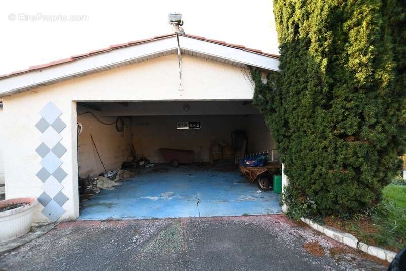 Maison à MONTIGNAC-CHARENTE