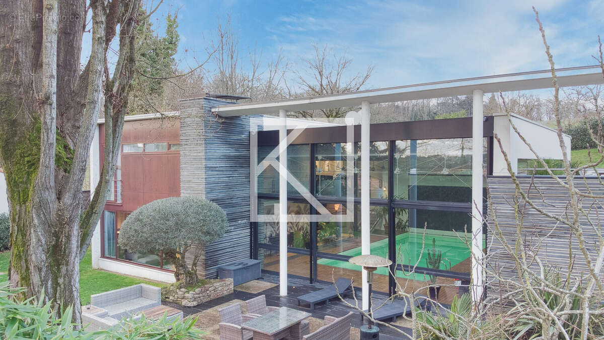 Maison à LES HERBIERS