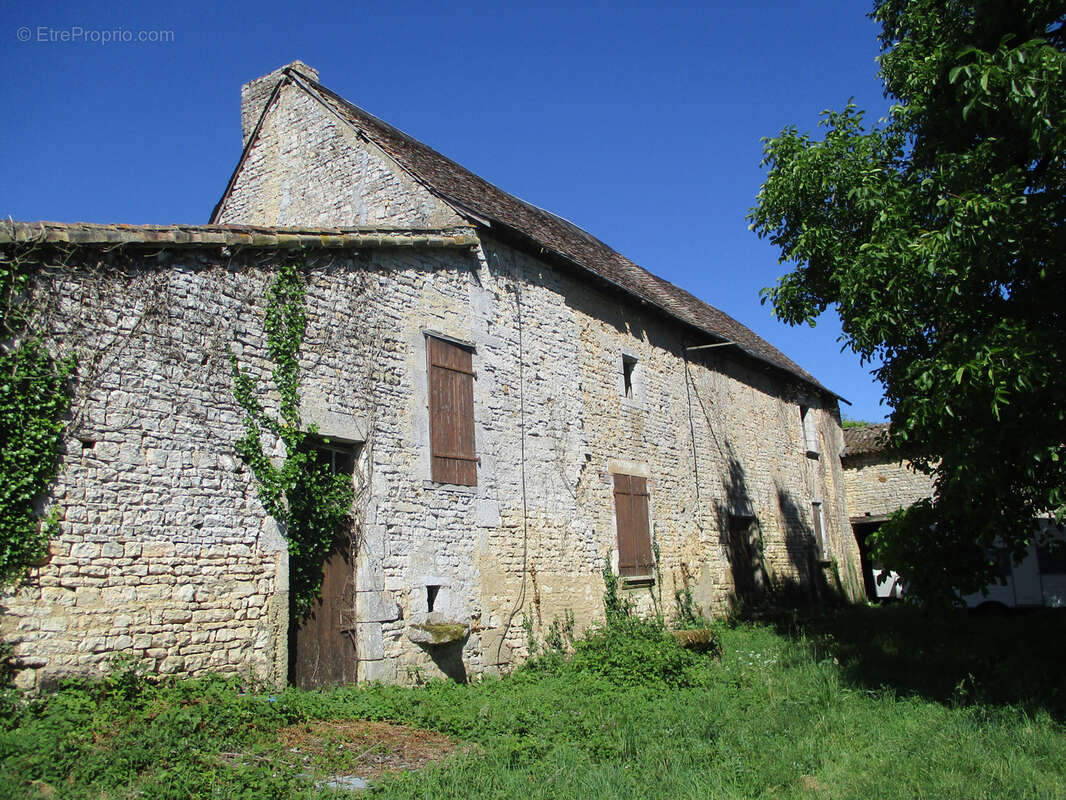 Maison à ROM
