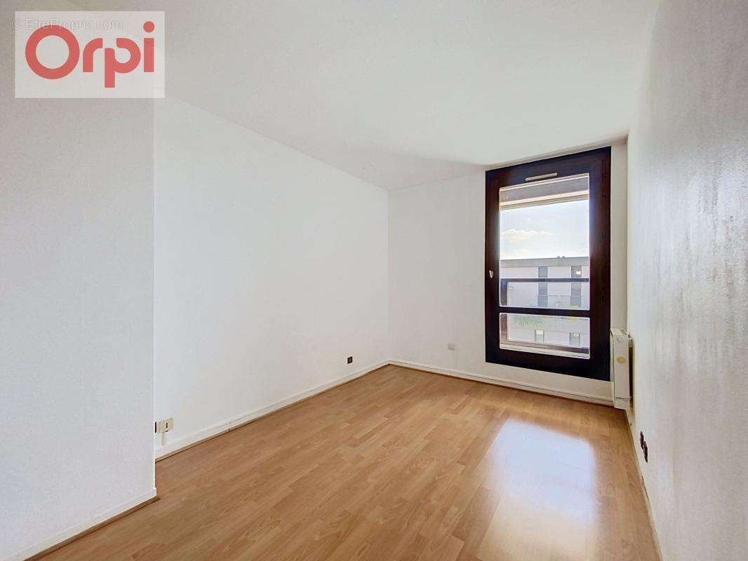 Appartement à VOISINS-LE-BRETONNEUX