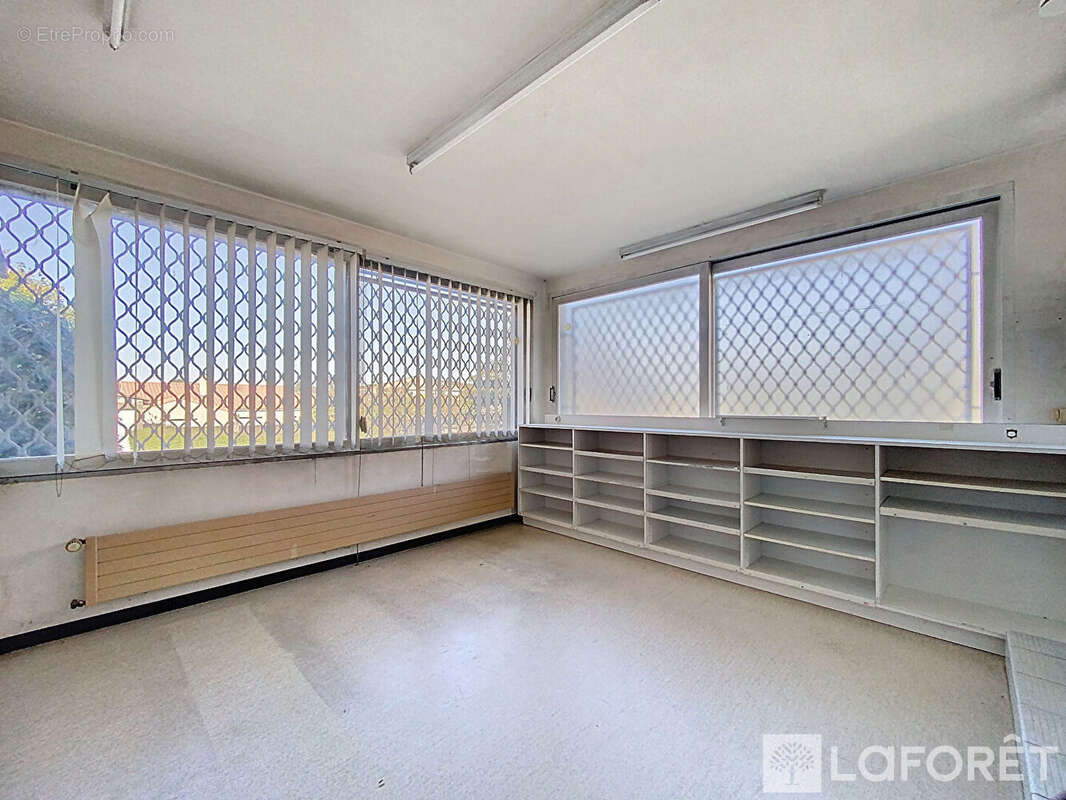 Commerce à LA ROMAGNE