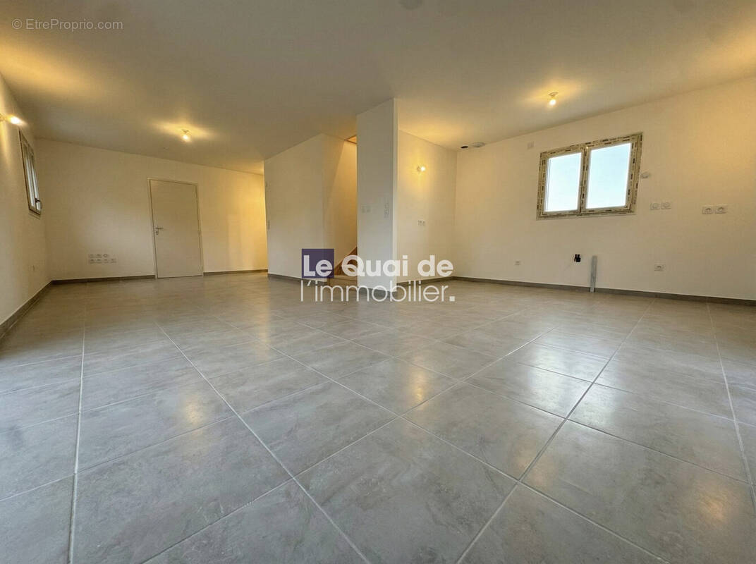 Maison à COGNIN-LES-GORGES