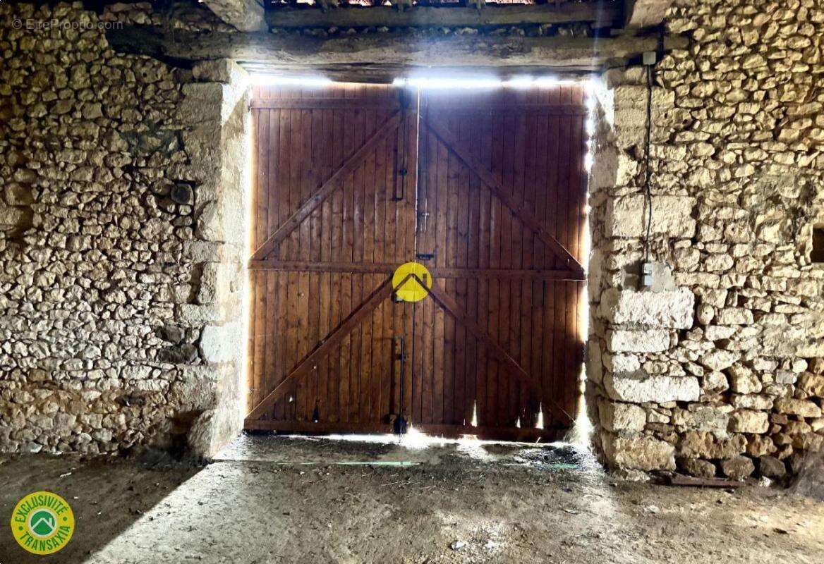 Maison à SAINTE-ALVERE