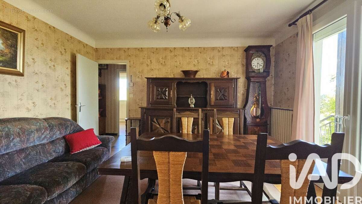Photo 8 - Maison à SAINT-ETIENNE-DE-MAURS