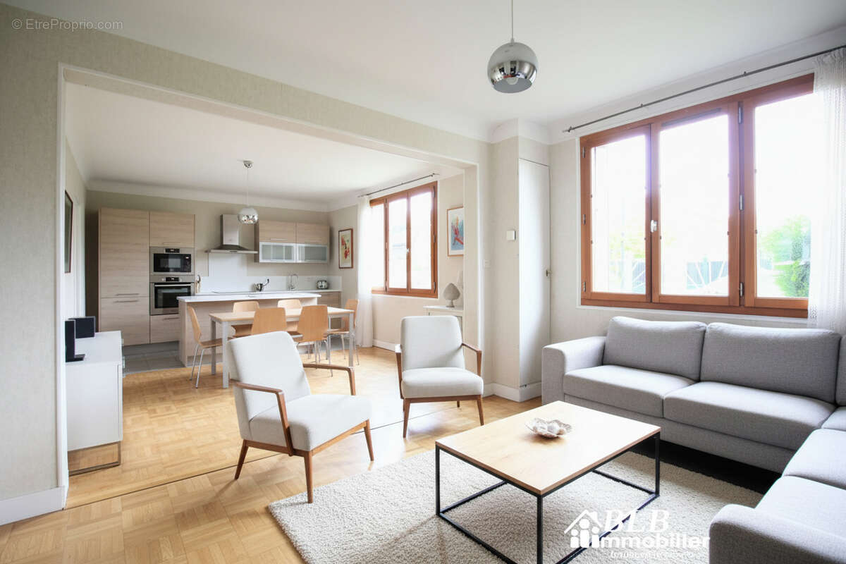 Maison à LE MESNIL-SAINT-DENIS