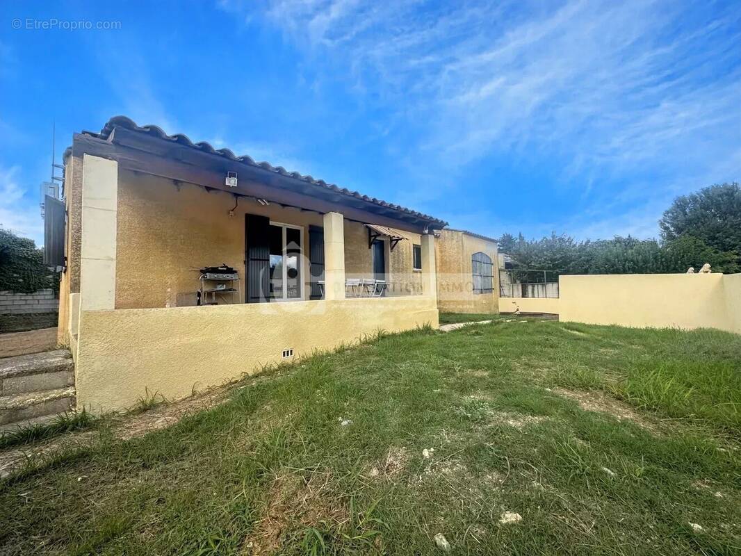 Maison à SAINT-ETIENNE-DU-GRES