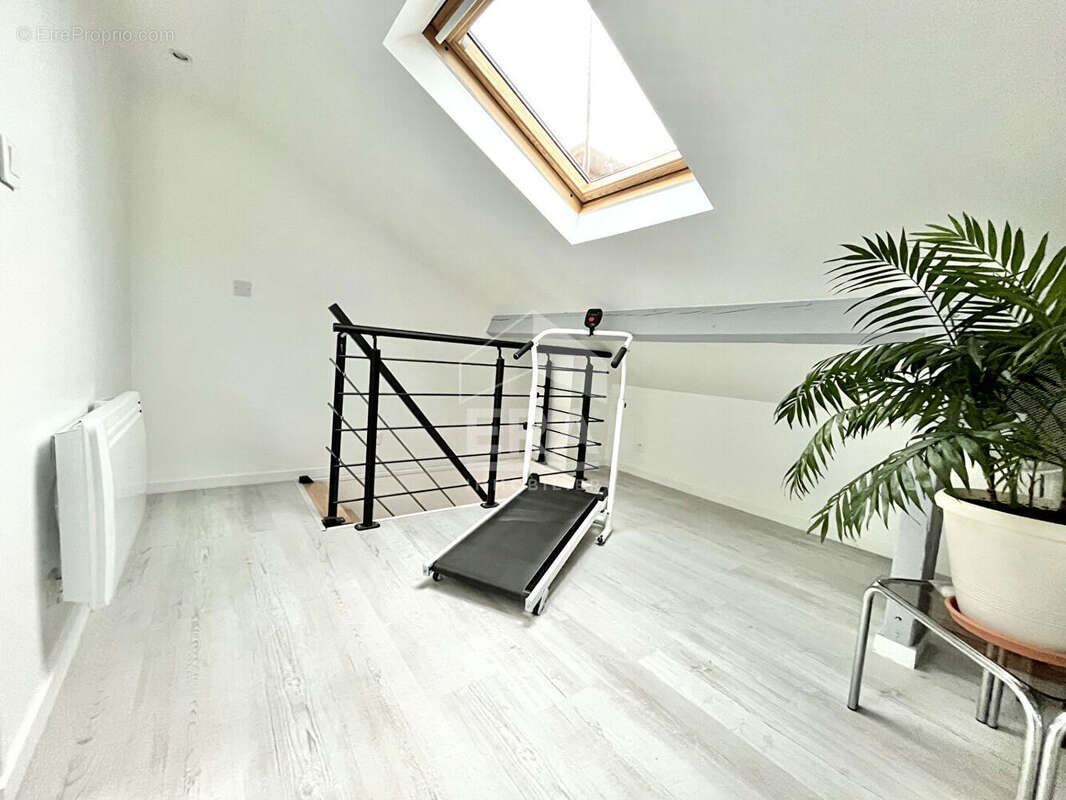 Appartement à SARTROUVILLE