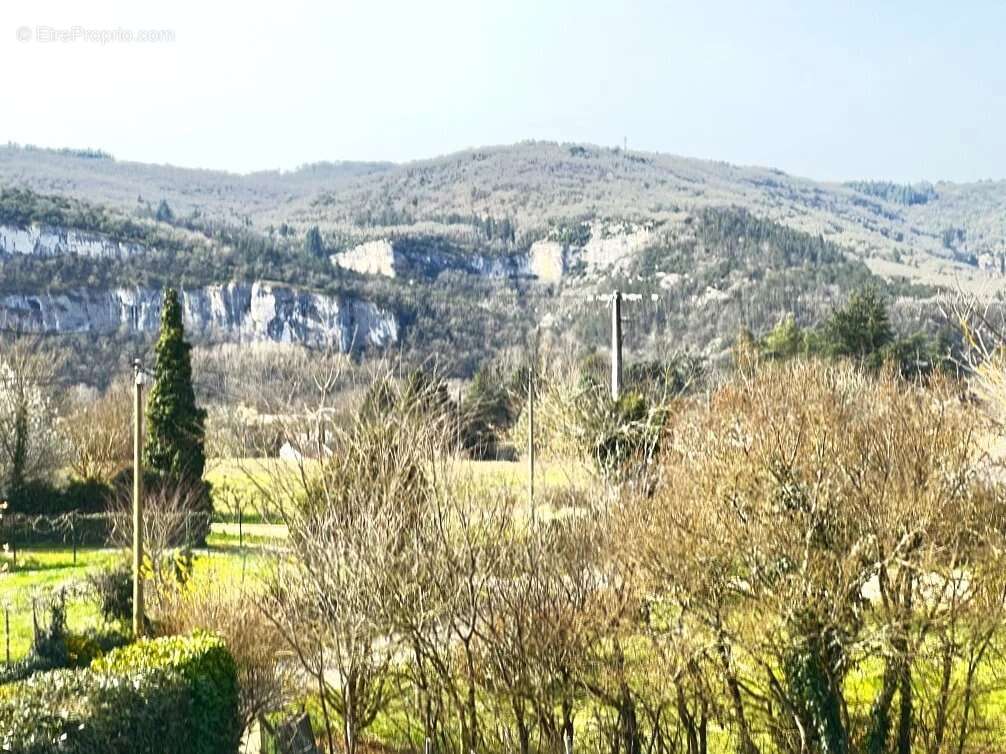 Maison à SAINT-CIRQ-LAPOPIE