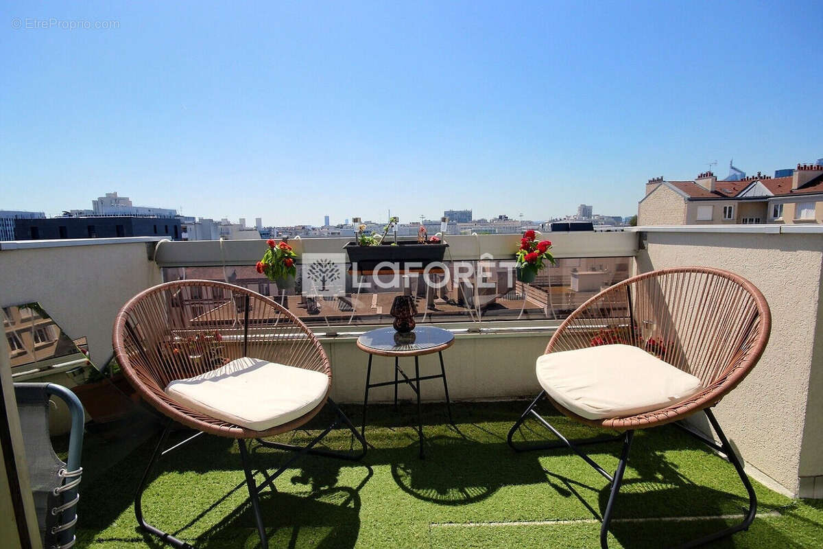 Appartement à COURBEVOIE