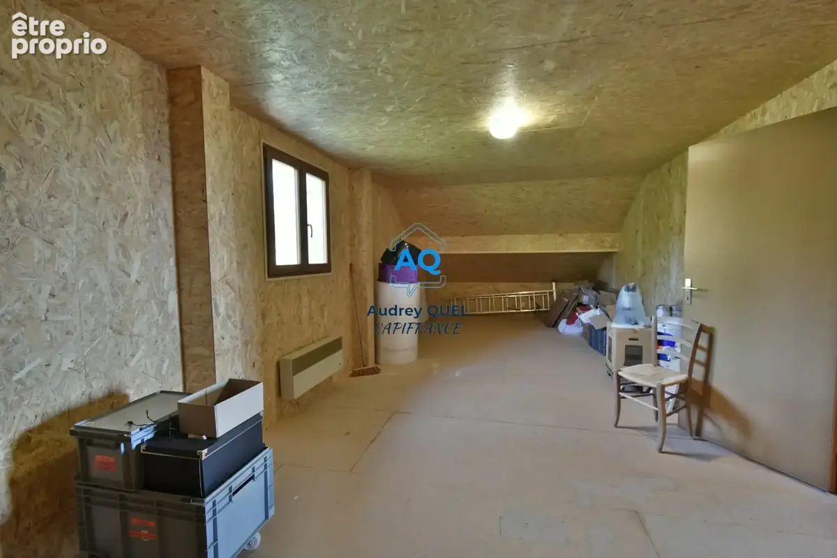 VALSERHÔNE (01) – Maison 6 pièces 142 m² – Vue montagne – 570 m² de terrain – Sous-sol complet - photo 13