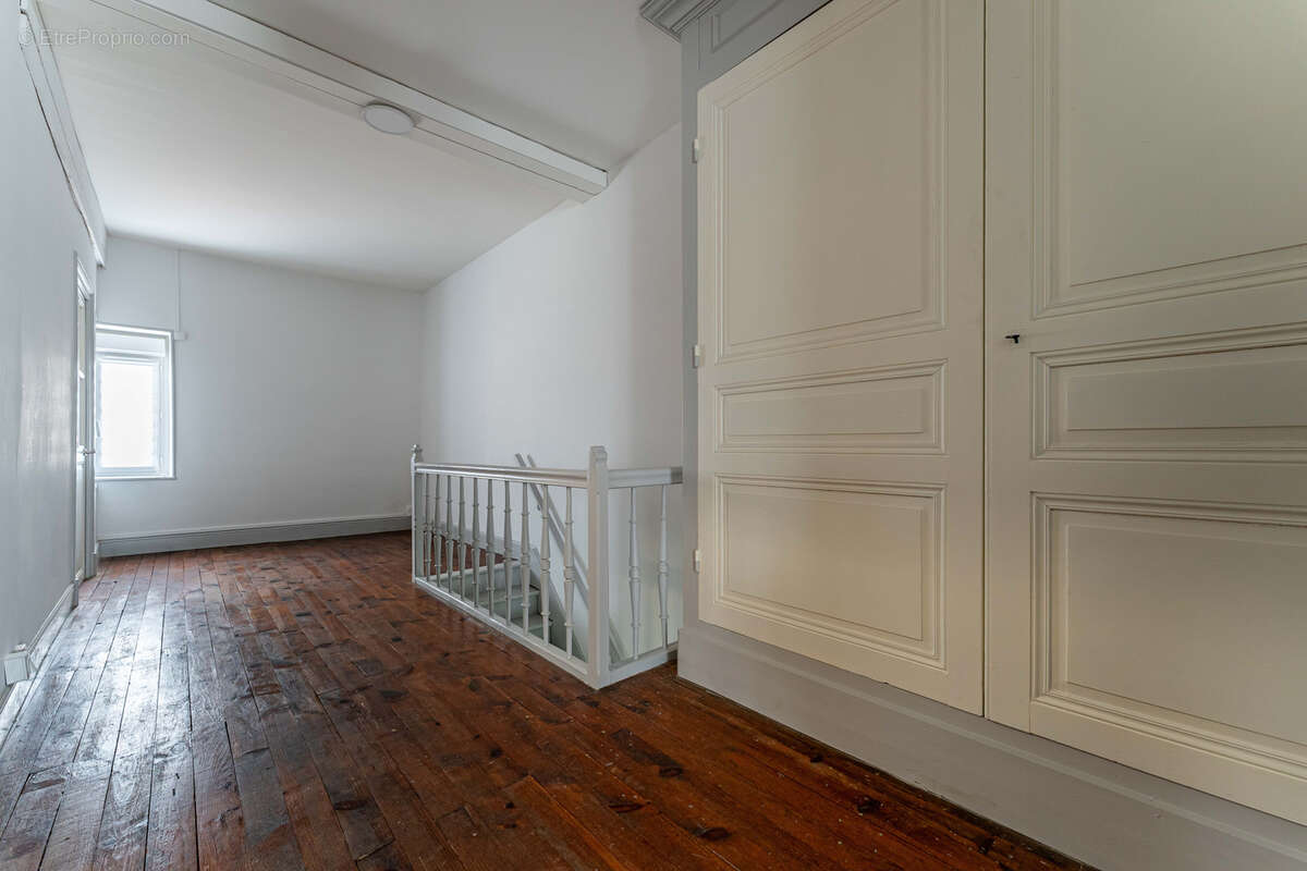 Maison à SAINT-JEAN-DE-BOURNAY
