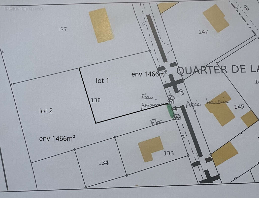 Terrain à NERIS-LES-BAINS