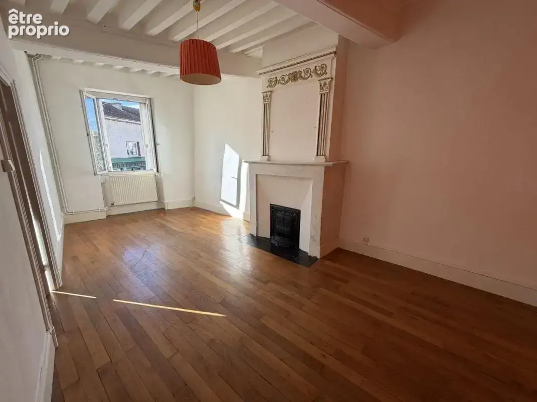 Appartement à CHALAMONT