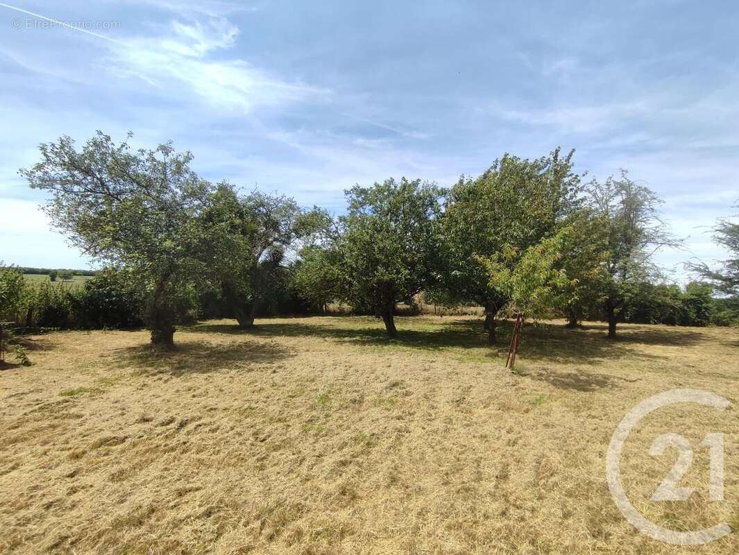 Maison à SUILLY-LA-TOUR