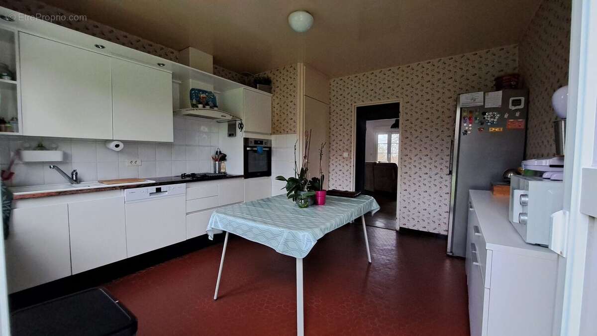 Maison à HUCHENNEVILLE