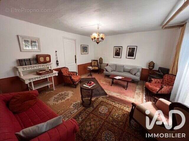 Maison 120 m² à Saint-Denis-Des-Murs  - photo 3