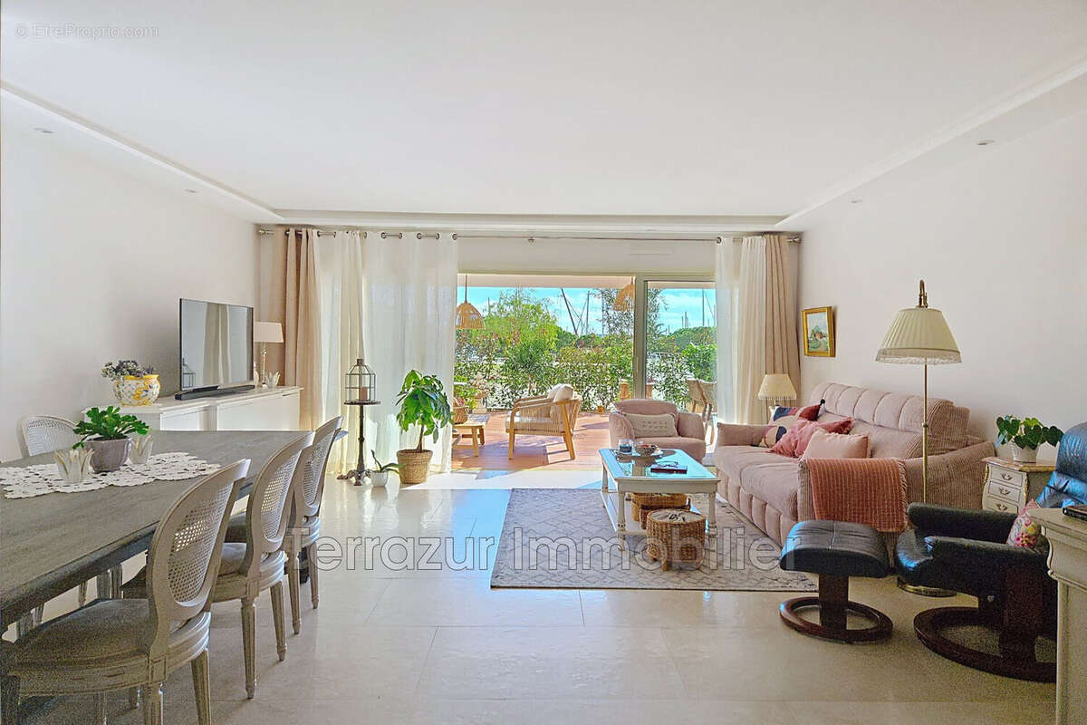 Appartement à VILLENEUVE-LOUBET