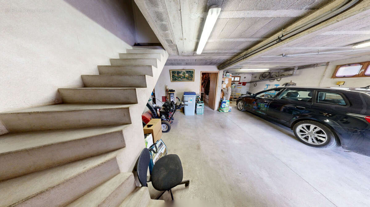 Maison à VERS-EN-MONTAGNE