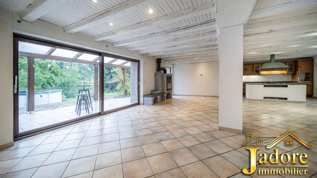 *** trop tard *** ferme vosgienne renovee + appartement !! - photo 12