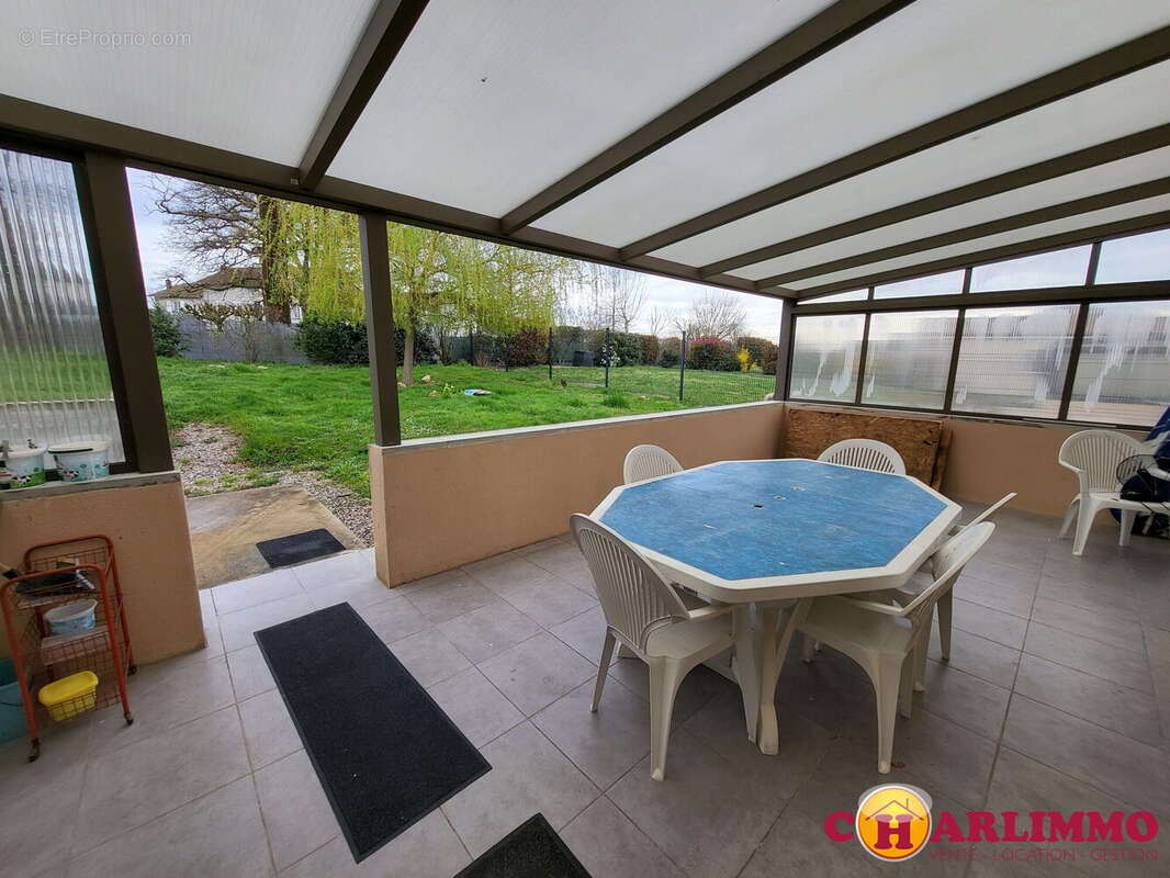 Maison à SAINT-JUNIEN