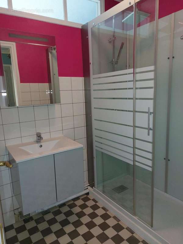 Salle d'eau - Appartement à TOURCOING