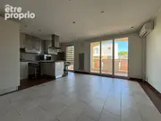 Appartement à LA ROQUETTE-SUR-SIAGNE