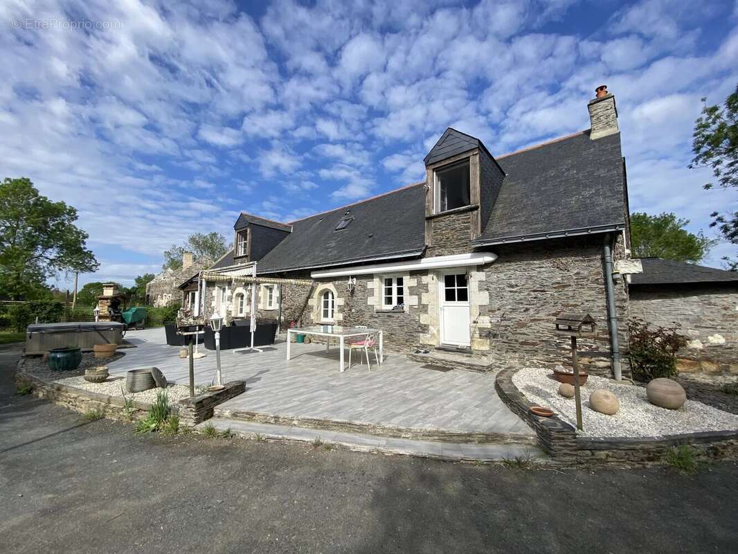 Maison à LES PONTS-DE-CE