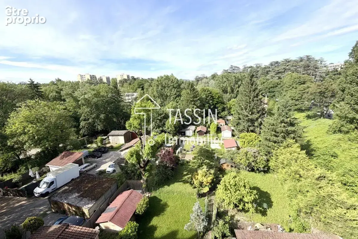 Ecully limite Tassin - Appartement de charme - photo 10