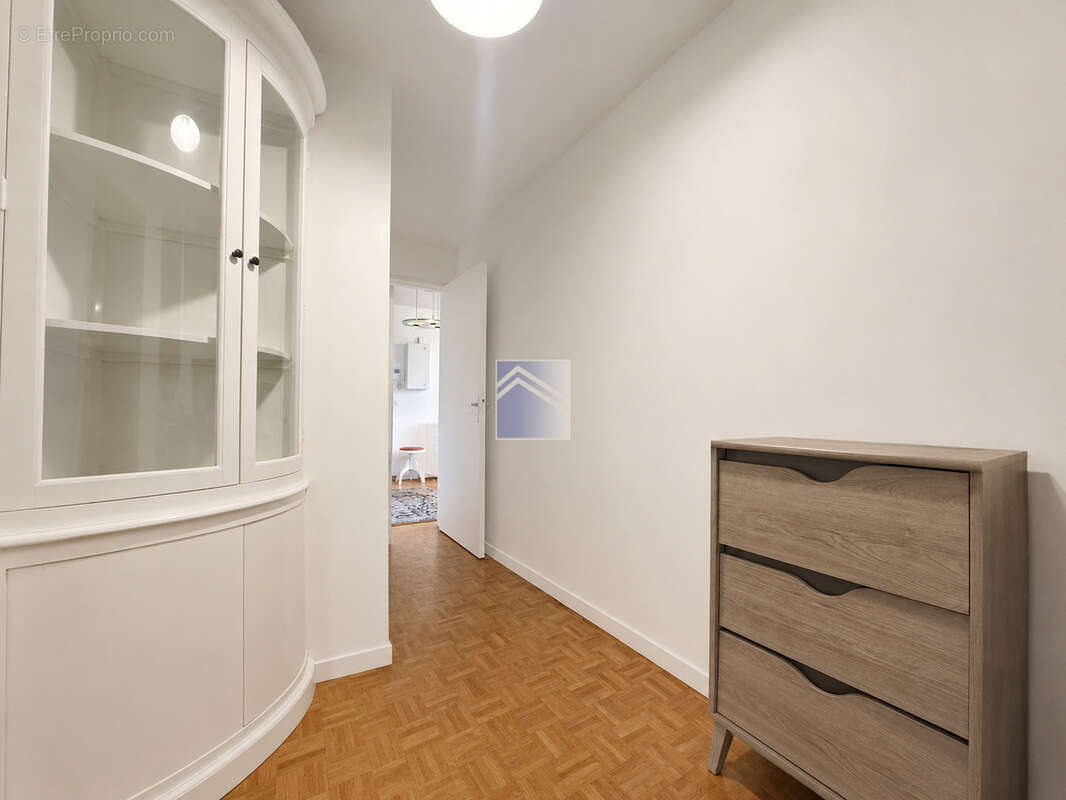 Appartement à COURBEVOIE