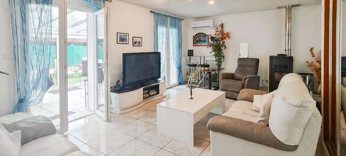 Maison à SAINT-PRYVE-SAINT-MESMIN