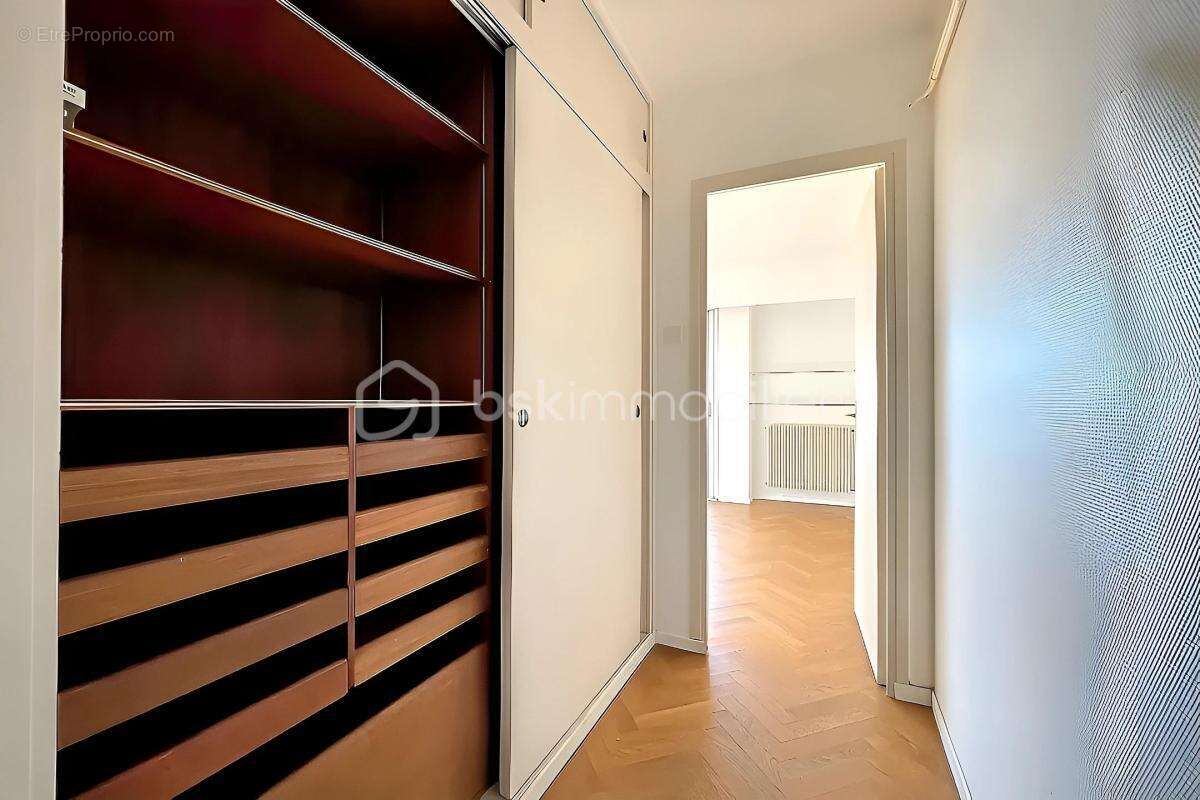 Appartement 5 pièces aux Amidonniers dans une résidence sécurisée de standing - photo 5