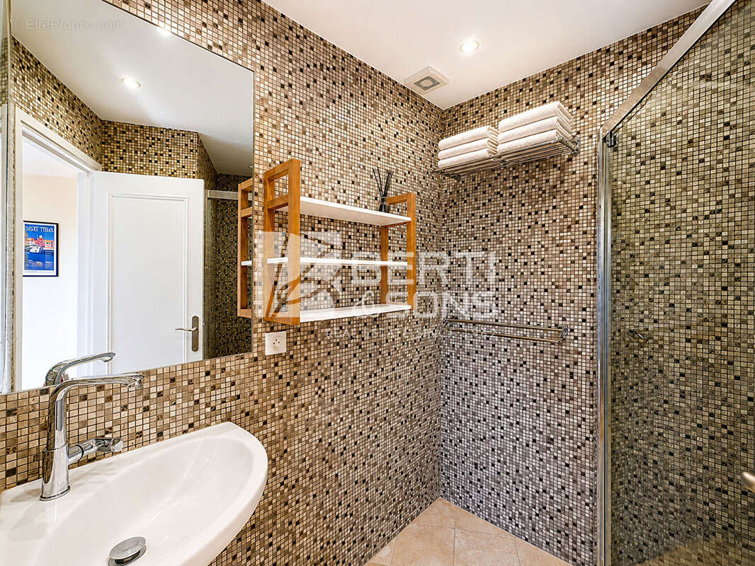 Appartement à MANDELIEU-LA-NAPOULE