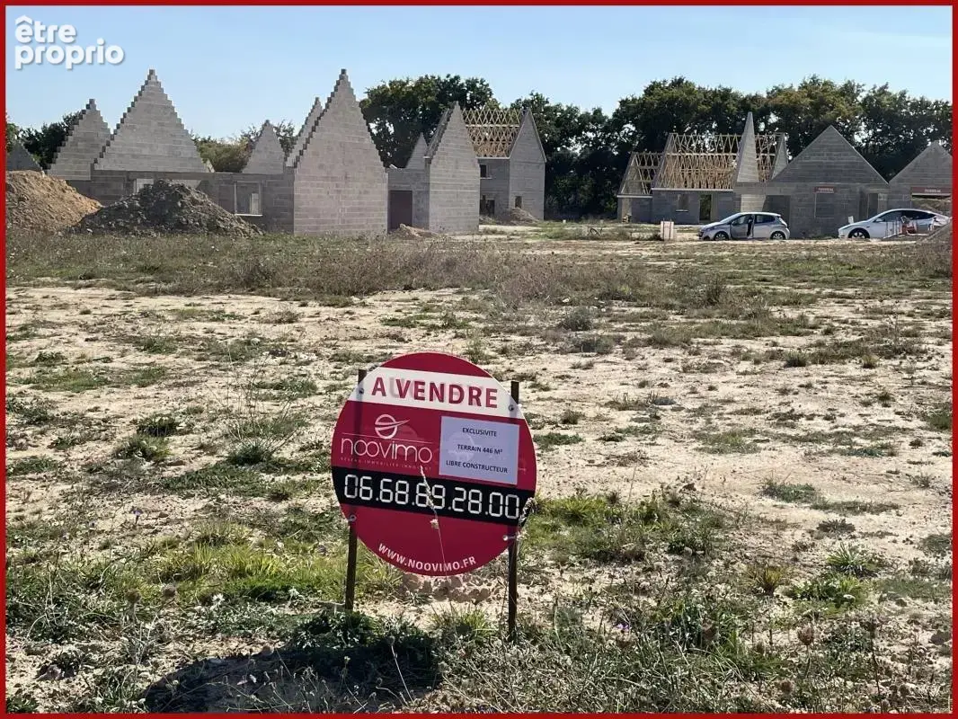 Terrain 446 m2 centre st lyphard viabilise libre de construc - photo 2