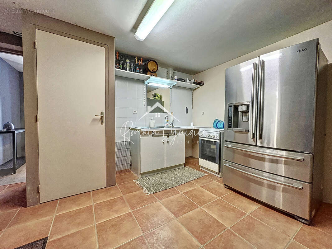 Villa type 6 de 199 m2 sur son terrain de 2122 m2 - photo 23