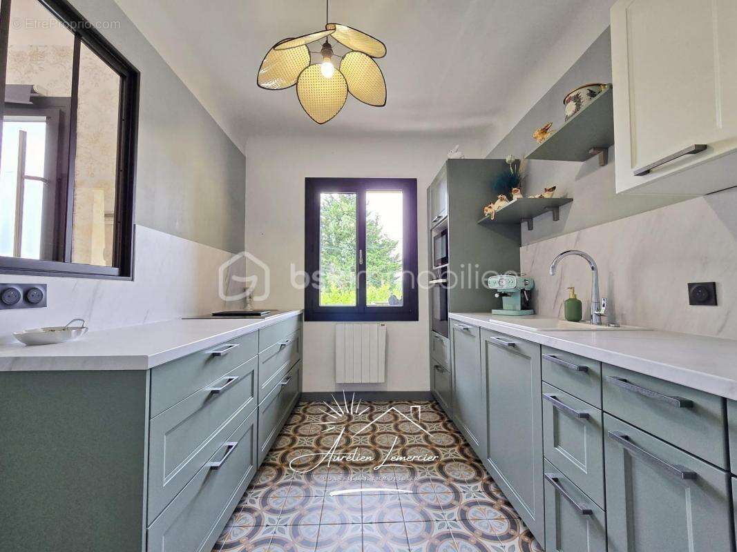 Maison 6 pièces de 200 m2 sur un terrain de plus de 3000 m2 - Beaucaire - photo 8