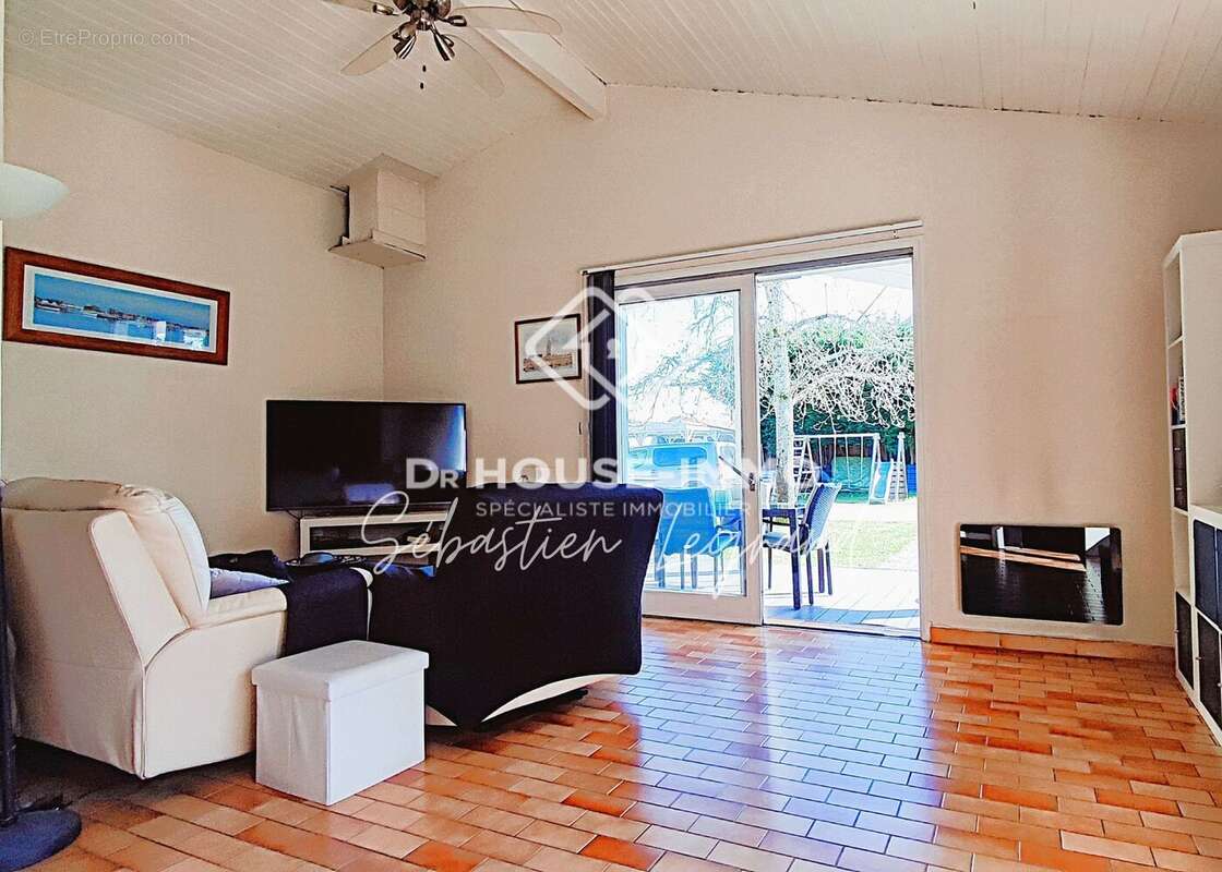 Maison à PAREMPUYRE