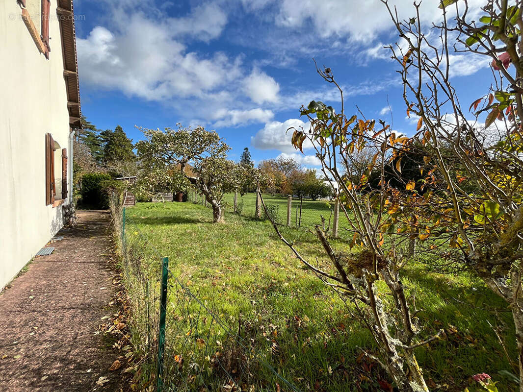 Maison à AUBIGNY-SUR-NERE