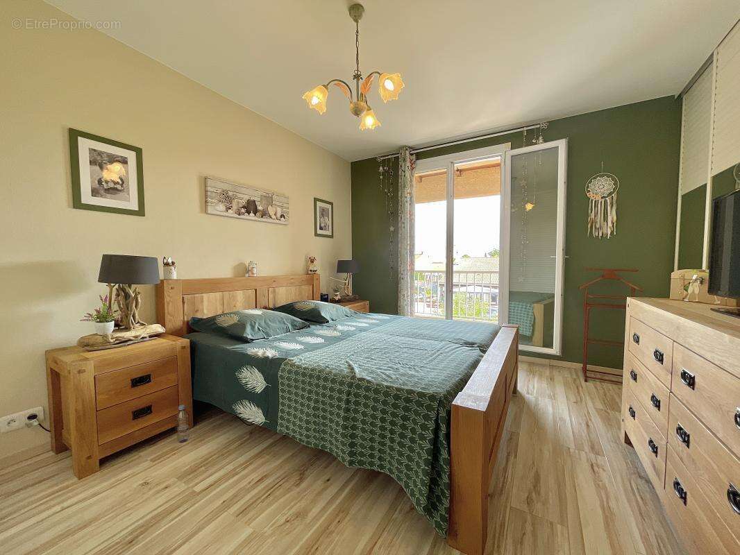 Maison à VIC-LA-GARDIOLE